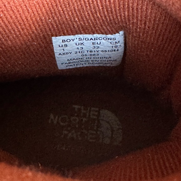 North Face children’s snow/weatherproof/hiking boot - Picture 3 of 7